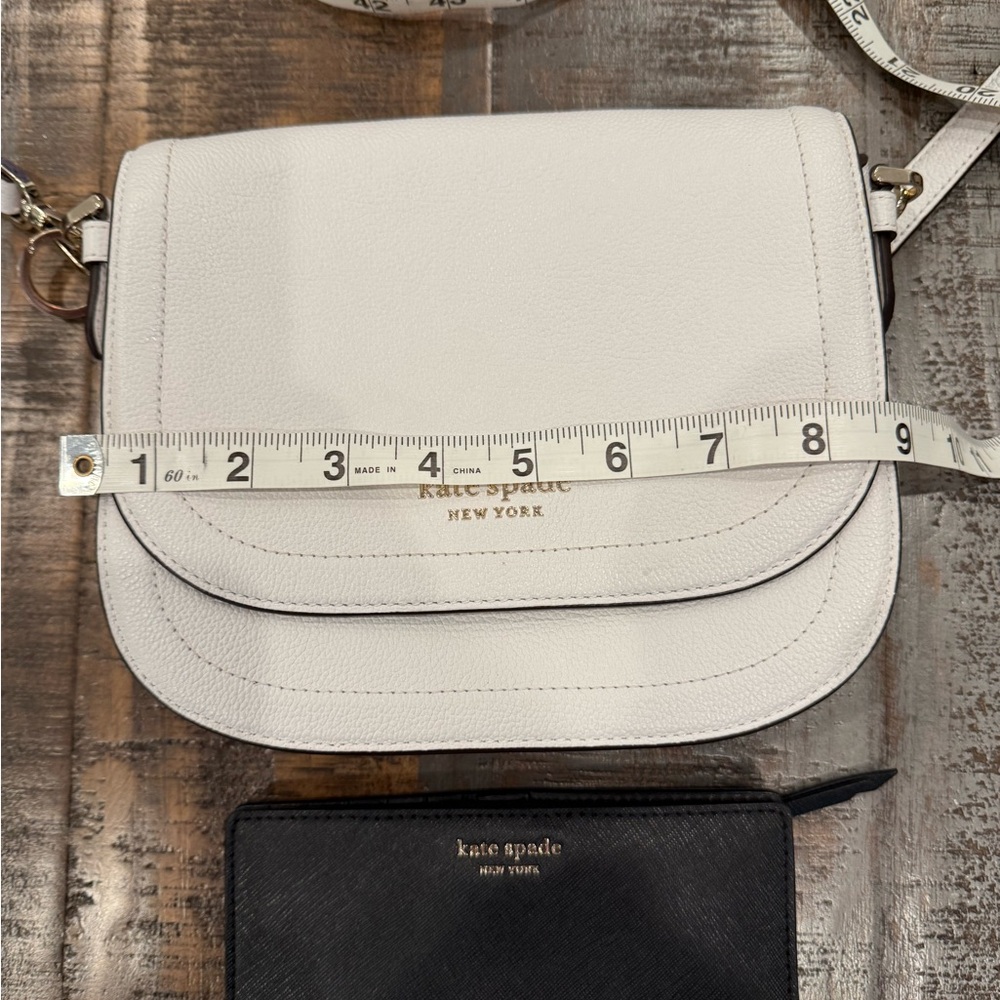 Kate Spade White and Black Crossbody Bag and Wallet Set Add On Key Chain - Picture 9 of 9